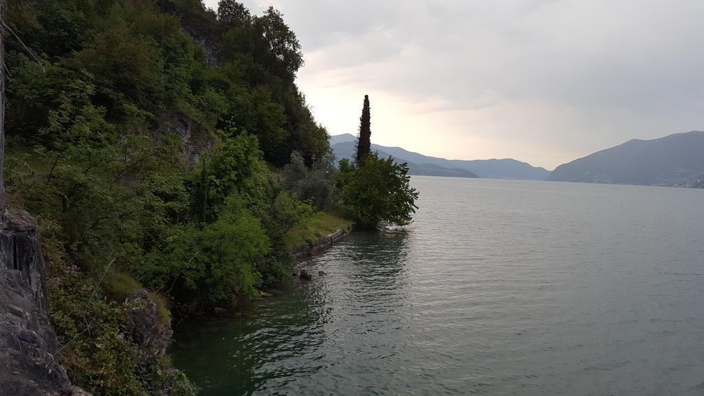 Casa Monchieri Lägenhet Marone Exteriör bild