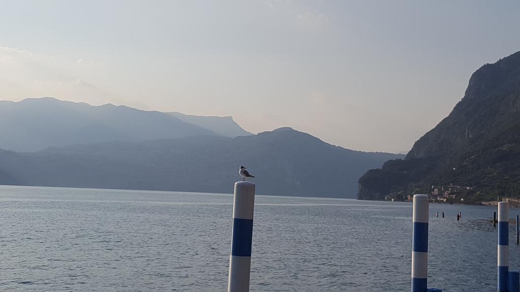 Casa Monchieri Lägenhet Marone Exteriör bild